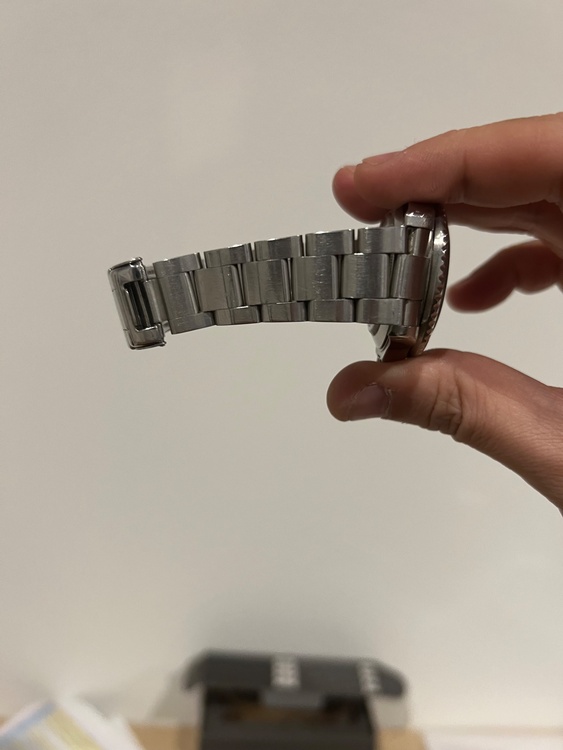 ロレックス シードゥエラー 1660（高級時計）の商品画像 - 査定依頼日：2025年12月7日 - 最高査定価格：1,550,000円