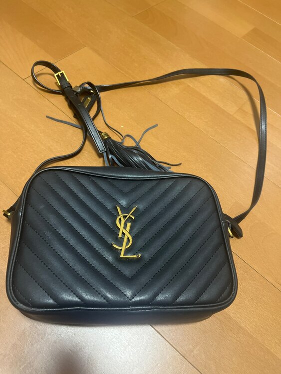 イブサンローラン  （ブランドバッグ）の商品画像 - 査定依頼日：2025年4月4日 - 最高査定価格：30,000円