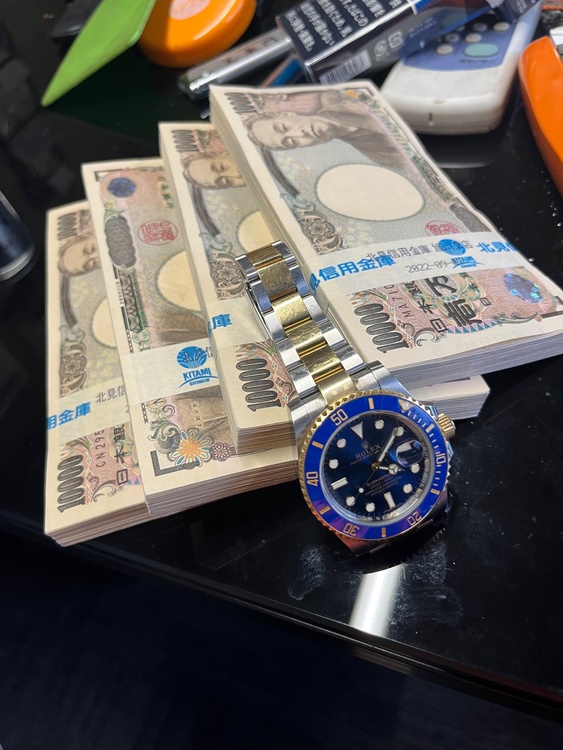 ロレックス サブマリーナー  116613LB （高級時計）の商品画像 - 査定依頼日：2026年3月24日 - 最高査定価格：2,300,000円