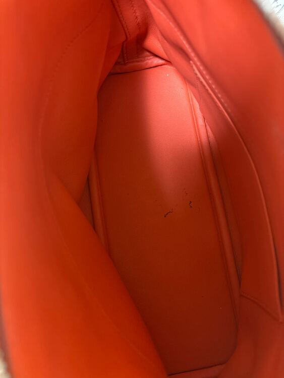 ボリード27.ルージュピヴォアンヌ、ヴォースイフト（ブランドバッグ）の商品画像 - 査定依頼日：2025年4月19日 - 最高査定価格：500,000円