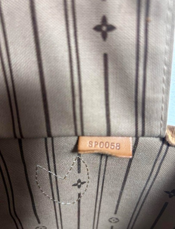 ネヴァーフルトートバッグ MM（ブランドバッグ）の商品画像 - 査定依頼日：2025年10月13日 - 最高査定価格：45,000円