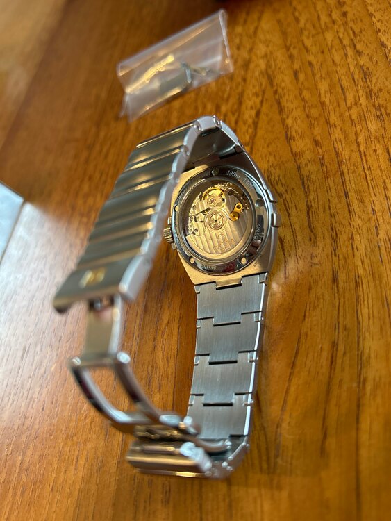 オメガ コンステーション （高級時計）の商品画像 - 査定依頼日：2025年5月19日 - 最高査定価格：250,000円