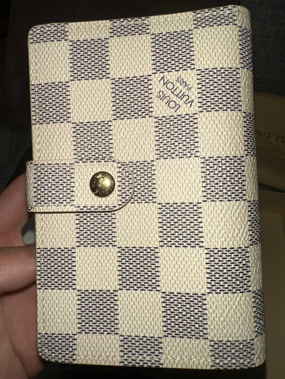 ルイヴィトン ポルトフォイユ・ヴィエノワイニシャル入り（ブランド財布・小物）の商品画像 - 査定依頼日：2025年4月30日 - 最高査定価格：8,000円