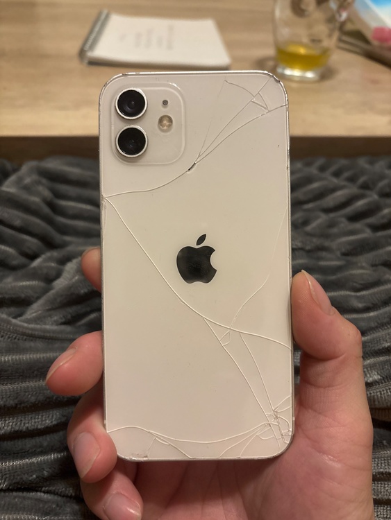 iPhone 12 128GB docomo（スマホ）の商品画像 - 査定依頼日：2026年2月27日 - 最高査定価格：24,000円