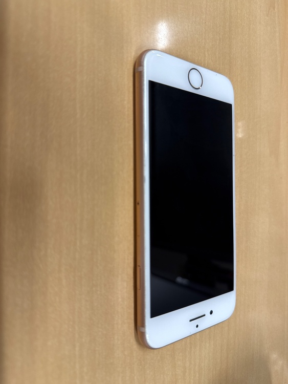 iPhone iPhone8 64GB SIMフリー（スマホ）の商品画像 - 査定依頼日：2026年8月7日 - 最高査定価格：5,500円
