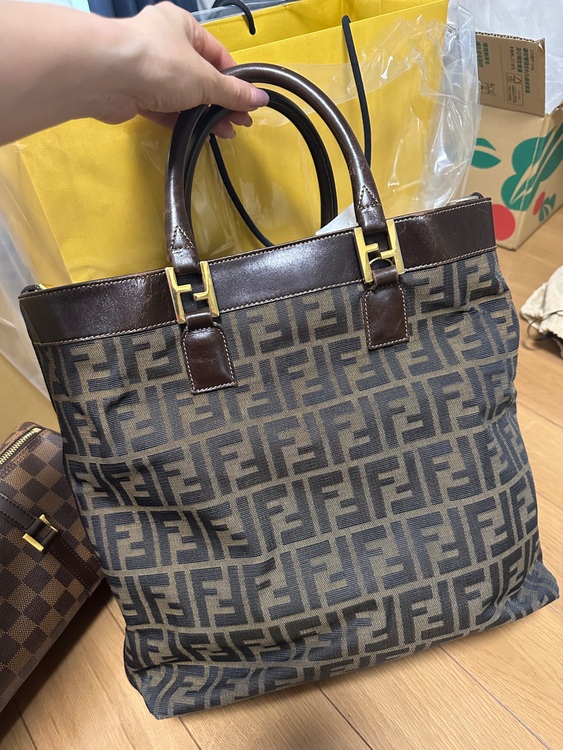 FENDI トートバッグ（ブランドバッグ）の商品画像 - 査定依頼日：2025年6月14日 - 最高査定価格：65,000円