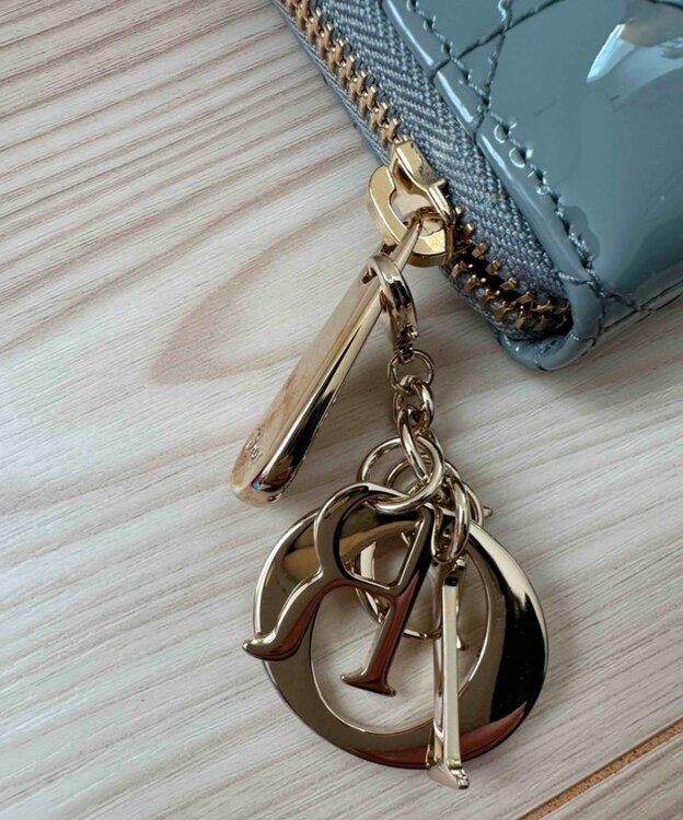 パテント カーフスキン長財布（ブランド財布・小物）の商品画像 - 査定依頼日：2025年1月31日 - 最高査定価格：30,000円