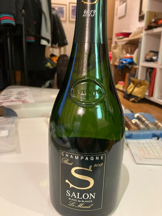 シャンパン サロン （お酒）の商品画像 - 査定依頼日：2025年2月1日 - 最高査定価格：110,000円