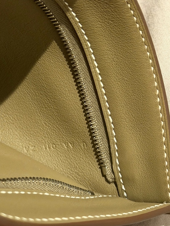 ポッシャンプリュス（ブランドバッグ）の商品画像 - 査定依頼日：2026年3月18日 - 最高査定価格：230,000円