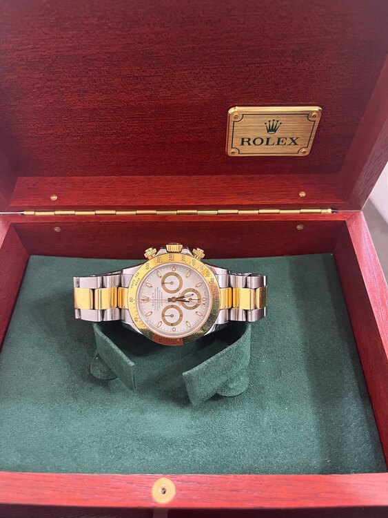 ロレックス デイトナ 116523（高級時計）の商品画像 - 査定依頼日：2025年5月19日 - 最高査定価格：2,460,000円