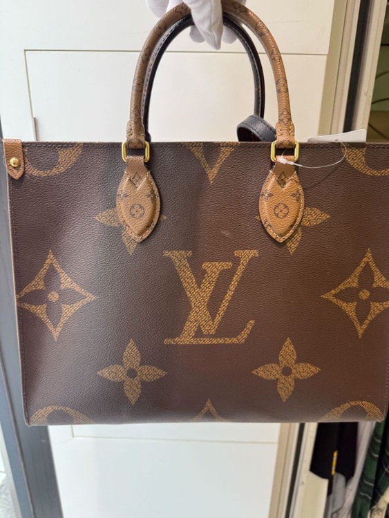 ルイヴィトン　オンザゴー MM（ブランドバッグ）の商品画像 - 査定依頼日：2025年9月21日 - 最高査定価格：220,000円