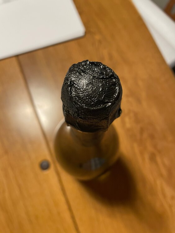 ドンペリニヨン2010（お酒）の商品画像 - 査定依頼日：2023年12月4日 - 最高査定価格：16,000円