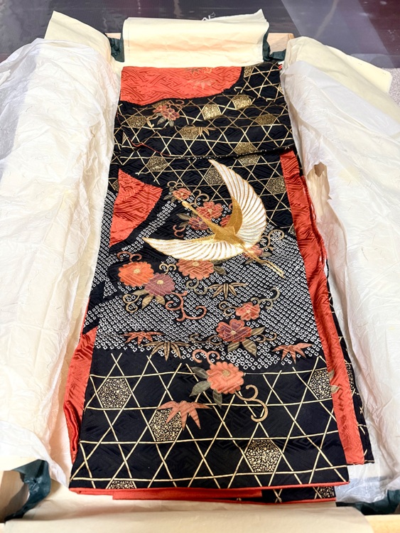 振袖、帯、バック、草履（着物）の商品画像 - 査定依頼日：2025年11月25日 - 最高査定価格：2,000円