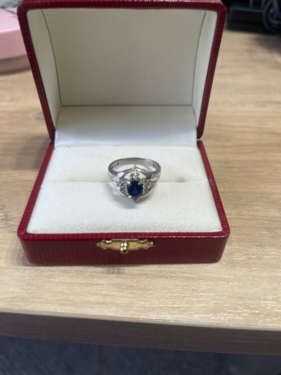 サファイヤ指輪（宝石）の商品画像 - 査定依頼日：2024年5月25日 - 最高査定価格：20,000円