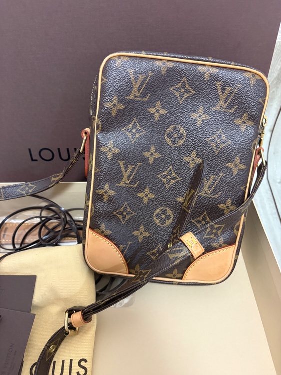 LOUIS VUITTON ダヌーブ PM モノグラム 型番：M45266（ブランドバッグ）の商品画像 - 査定依頼日：2026年9月16日 - 最高査定価格：100,000円