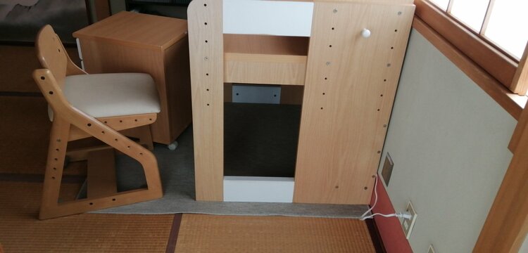 ユニットデスク３点セット（家具・寝具）の商品画像 - 査定依頼日：2026年5月28日 - 最高査定価格：5,000円