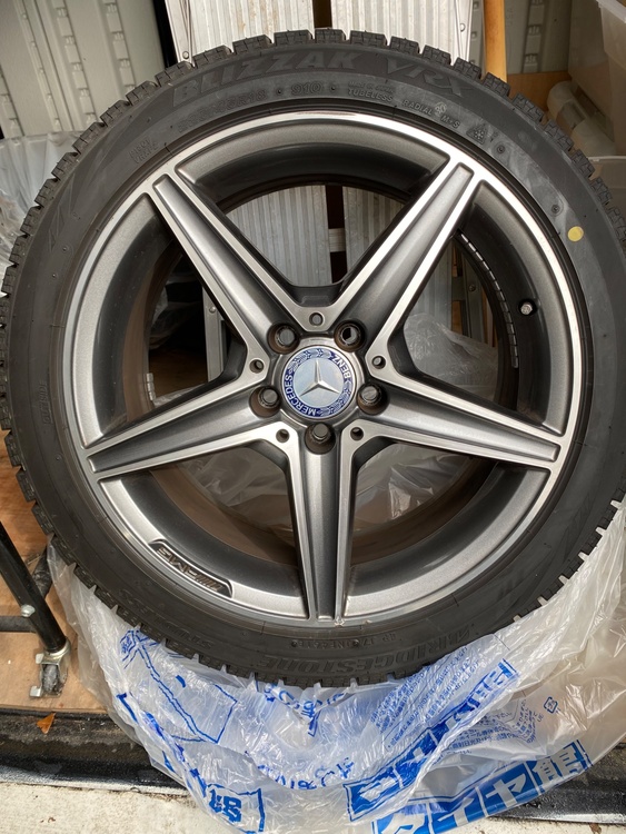 Benz W205 C200 & COMSのホイールとスタッドレスタイヤ（未使用（カー用品）の商品画像 - 査定依頼日：2026年2月11日 - 最高査定価格：10,000円