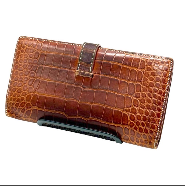 ベアンクロコダイルアリゲーターブラウンエキゾチックレザーゴールド  製造刻印□F（ブランド財布・小物）の商品画像 - 査定依頼日：2025年8月25日 - 最高査定価格：100,000円