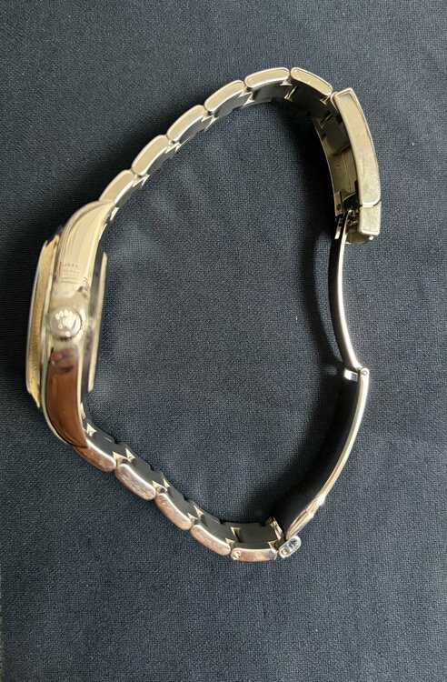 ロレックス ミルガウス 116400（高級時計）の商品画像 - 査定依頼日：2025年12月6日 - 最高査定価格：1,300,000円