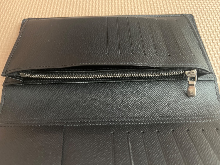 ポルトフォイユブラザブラックメンズメタリック（ブランド財布・小物）の商品画像 - 査定依頼日：2025年9月7日 - 最高査定価格：17,000円