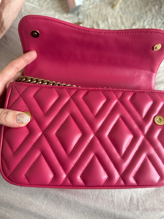 ミュウミュウ  （ブランドバッグ）の商品画像 - 査定依頼日：2026年4月5日 - 最高査定価格：47,000円