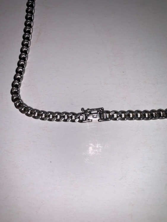 プラチナネックレス（金・貴金属）の商品画像 - 査定依頼日：2026年3月17日 - 最高査定価格：550,000円