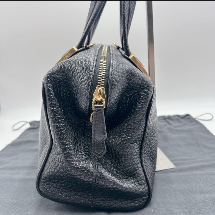 フェンディ  （ブランドバッグ）の商品画像 - 査定依頼日：2025年10月11日 - 最高査定価格：30,000円