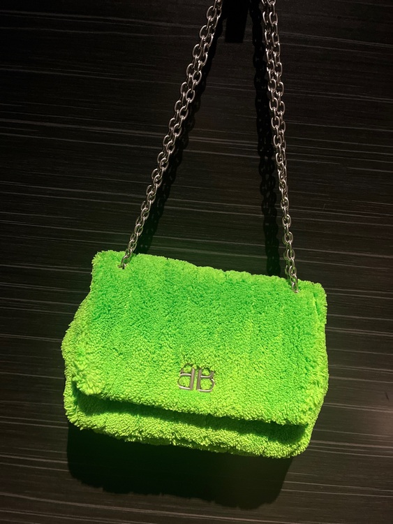 バレンシアガ  （ブランドバッグ）の商品画像 - 査定依頼日：2025年10月26日 - 最高査定価格：100,000円