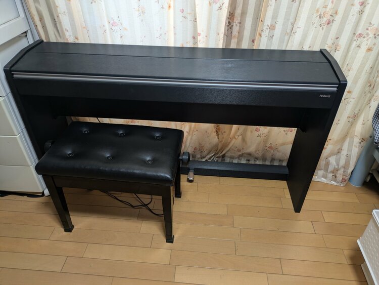型番： Roland F-110-SB (2011年製)（ピアノ・楽器・PA機材）の商品画像 - 査定依頼日：2026年6月7日 - 最高査定価格：10,000円