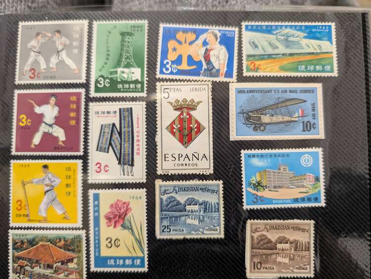 切手バラ100数枚、記念シート、お年玉切手シート数枚（切手）の商品画像 - 査定依頼日：2025年5月19日 - 最高査定価格：300円