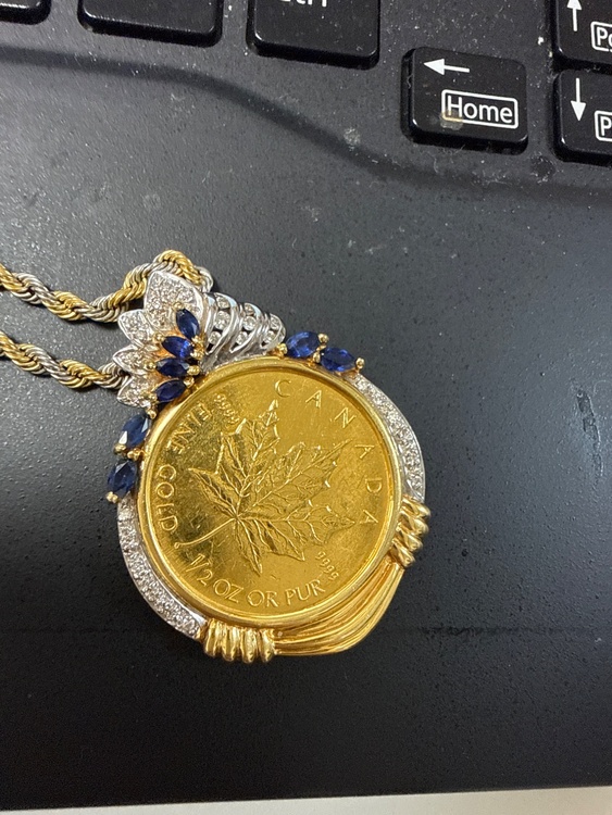 カナダ　メイプルリーフ　エリザベス（金・貴金属）の商品画像 - 査定依頼日：2026年1月23日 - 最高査定価格：1,000,000円