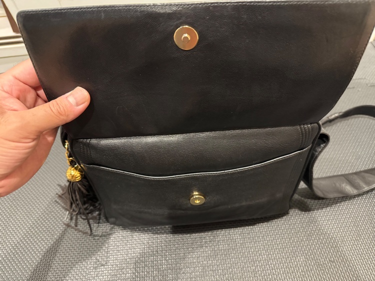 【3番台/美品】シャネル ラムスキン デカココ フリンジ ショルダーバッグ 黒（ブランドバッグ）の商品画像 - 査定依頼日：2026年9月5日 - 最高査定価格：170,000円