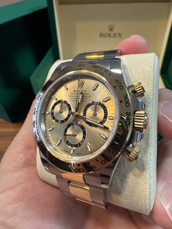 ロレックス デイトナ 12650（高級時計）の商品画像 - 査定依頼日：2025年8月25日 - 最高査定価格：3,750,000円