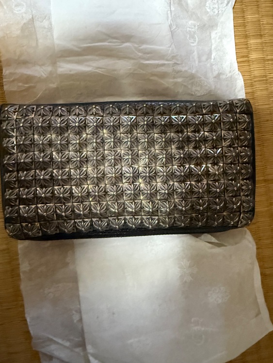 フルピラミッド財布（ブランド財布・小物）の商品画像 - 査定依頼日：2025年10月10日 - 最高査定価格：220,000円