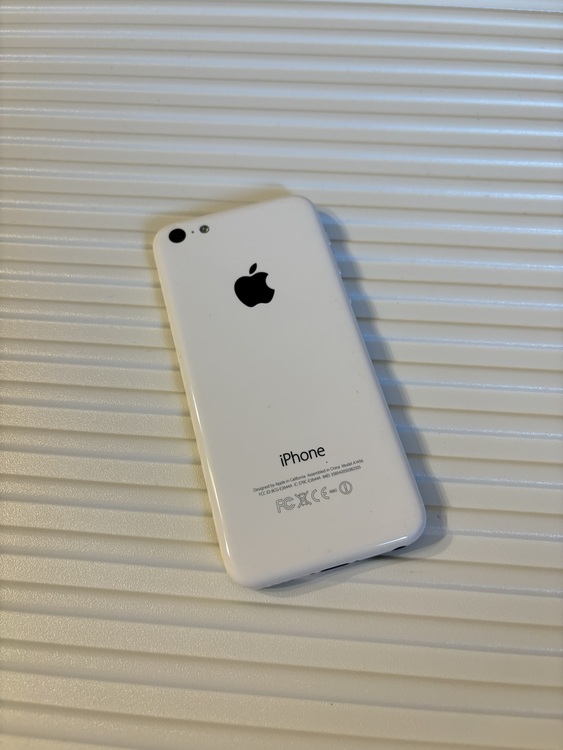 iPhone6 White（スマホ）の商品画像 - 査定依頼日：2024年10月12日