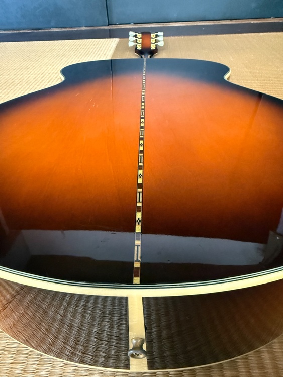 Orville by Gibson J-200（ピアノ・楽器・PA機材）の商品画像 - 査定依頼日：2026年4月22日 - 最高査定価格：110,000円