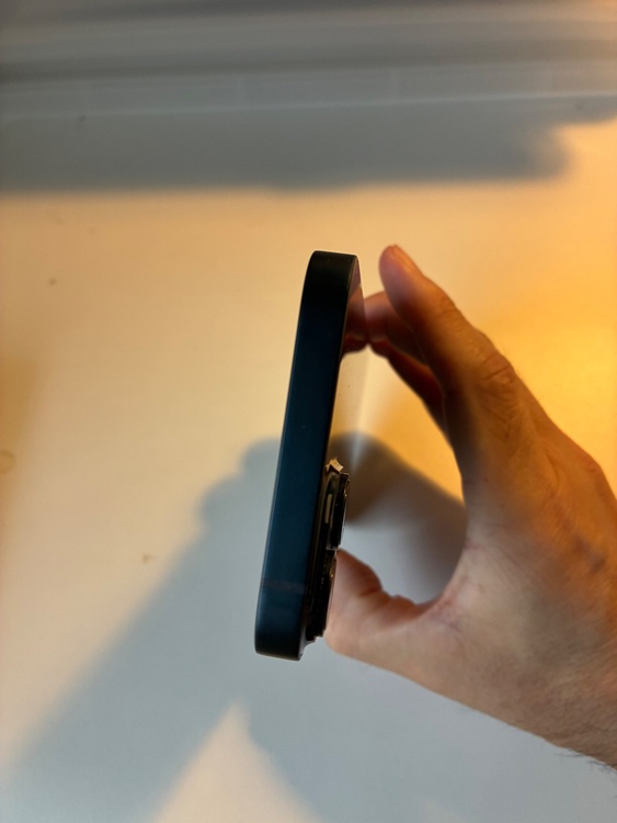 iPhone iPhone 14 512GB Softbank（スマホ）の商品画像 - 査定依頼日：2026年6月27日 - 最高査定価格：54,000円