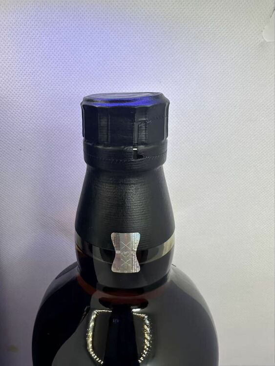 サントリー 山崎 18年 シングルモルト ジャパニーズウイスキー 箱付（お酒）の商品画像 - 査定依頼日：2026年7月15日 - 最高査定価格：85,000円