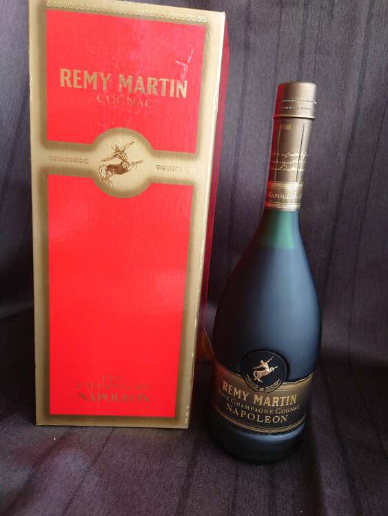 REMY MARTIN NAPOLEON（お酒）の商品画像 - 査定依頼日：2025年5月22日 - 最高査定価格：3,500円