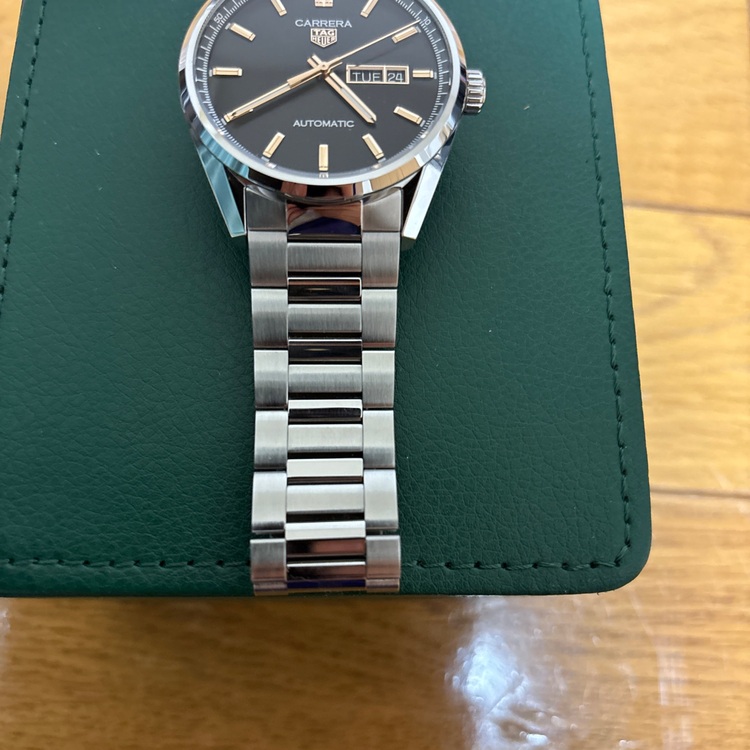 タグホイヤー WBN2013 カレラ（高級時計）の商品画像 - 査定依頼日：2025年7月2日 - 最高査定価格：240,000円