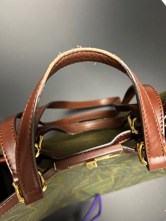 トートバッグ（ブランドバッグ）の商品画像 - 査定依頼日：2025年4月30日 - 最高査定価格：25,000円