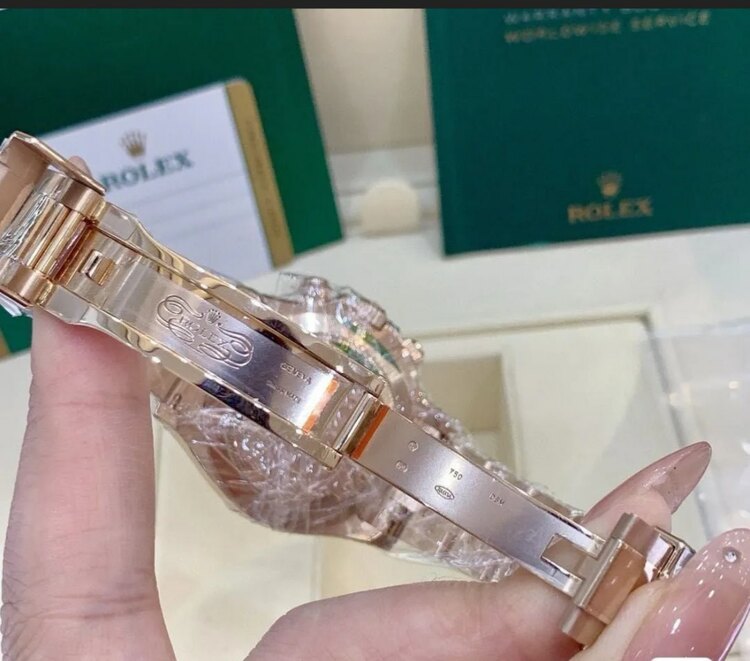 ロレックス デイトナ （高級時計）の商品画像 - 査定依頼日：2025年5月10日 - 最高査定価格：62,000,000円