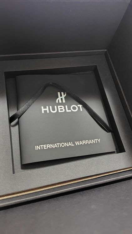 ビッグバンウニコ キングゴールド ブルー（高級時計）の商品画像 - 査定依頼日：2025年8月28日 - 最高査定価格：2,500,000円