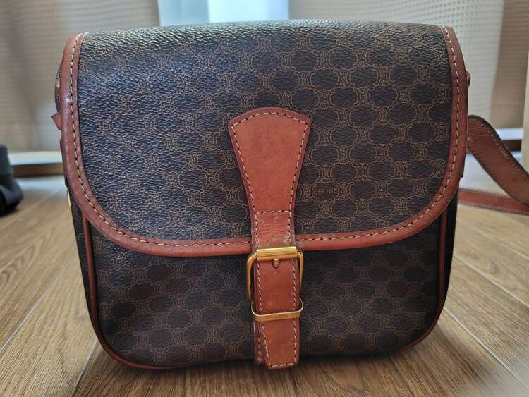 マカダム　ショルダーバッグ（ブランドバッグ）の商品画像 - 査定依頼日：2025年4月24日 - 最高査定価格：15,000円