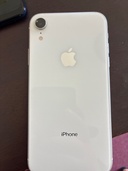 iPhone iPhone SE (第 2 世代) 128GB au（スマホ）の商品画像 - 査定依頼日：2026年8月6日 - 最高査定価格：9,000円