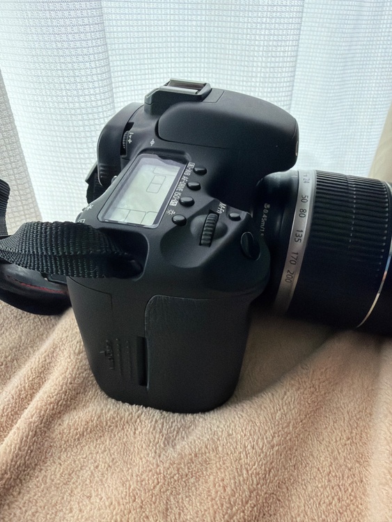 EOS 70D（カメラ）の商品画像 - 査定依頼日：2026年5月24日 - 最高査定価格：15,100円