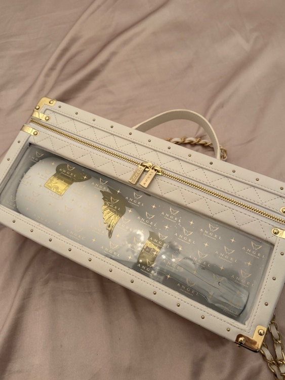 エンジェルシャンパン ロゼ ホワイト ゴールド クリスマス ホリデイ エディショ（お酒）の商品画像 - 査定依頼日：2026年4月2日 - 最高査定価格：40,000円