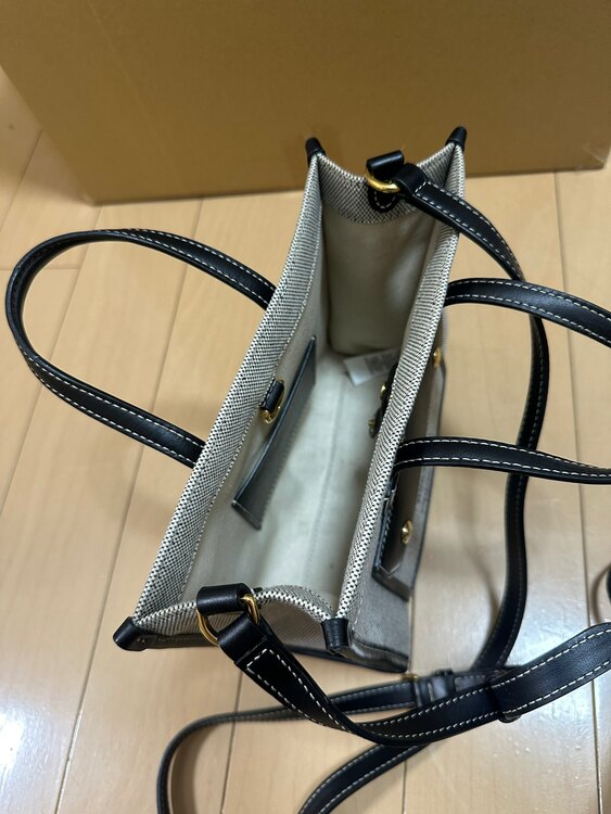 Freya ハンドバッグ ミニ（ブランドバッグ）の商品画像 - 査定依頼日：2025年5月3日 - 最高査定価格：50,000円