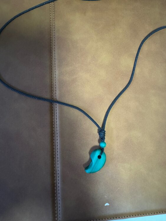 マラカイト勾玉（宝石）の商品画像 - 査定依頼日：2024年10月1日