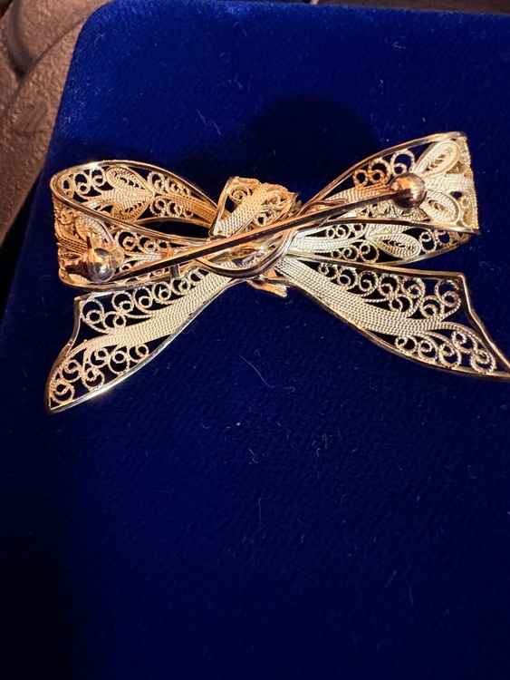 ブローチ（宝石）の商品画像 - 査定依頼日：2025年7月6日 - 最高査定価格：250,000円